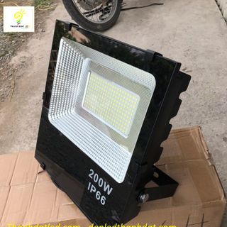 Đèn pha led 200w ip66 ngoài trời giá sỉ