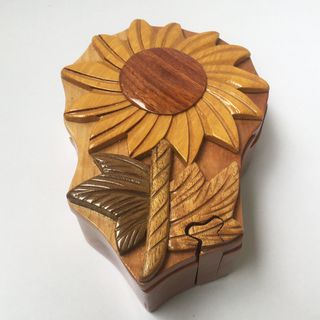 Quà tặng gỗ hình hoa hướng dương Sunflower - Handcrafted Wooden Puzzle Box