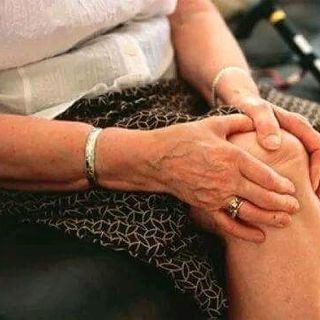 xoa bóp xương khớp thanh mộc hương