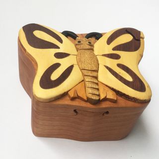 Quà tặng gỗ hình con bướm Butterfly- Handcrafted Wooden Puzzle Box