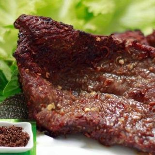 Bò một nắng muối kiến vàng