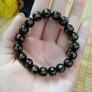 sale vòng khắc chữ