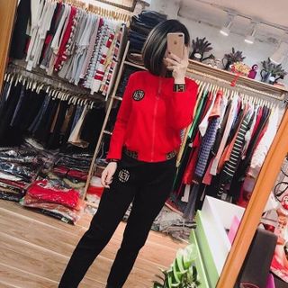 Bộ quần áo thể thao nữ
