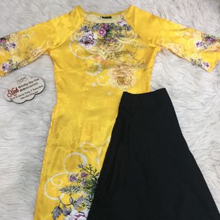 Set áo dài cách tân gấm tơ nền vàng in hoa lạ mắt