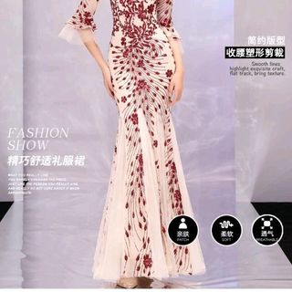 Đầm ren dạ hội xinh xắn