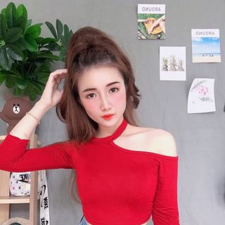 Áo croptop khoét vai tay lửng