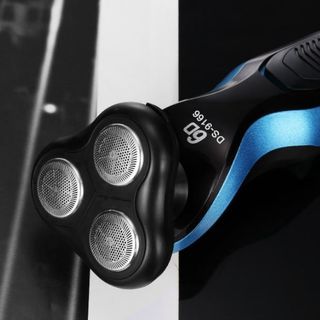 Siêu Phẩm Máy Cạo Râu 6D Thế Hệ Mới Cạo Tất Tần Tật Chỉ Bằng 1 Cái Máy - Siêu Chống Nước