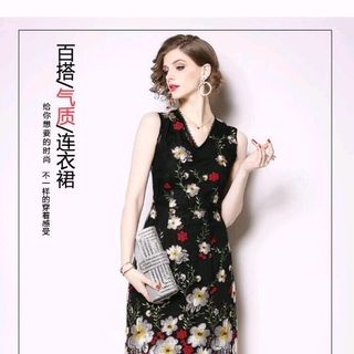 Đầm ren hoa cao cấp trẻ trung