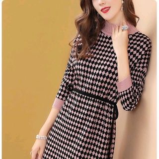 Đầm len caro xinh xắn