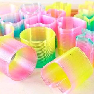 đồ chơi lò xo đủ mẫu
