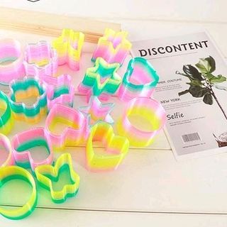 đồ chơi lò xo đủ mẫu