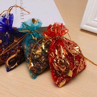 túi thơm để phòng hoặc tủ quần áo