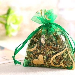 túi thơm để phòng hoặc tủ quần áo