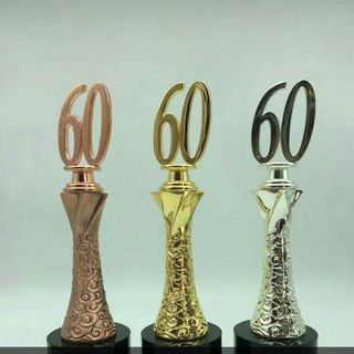 của hàng bán cúp đồng xoay nhận đúc cúp kỷ niệm cúp vinh danh cuộc thi