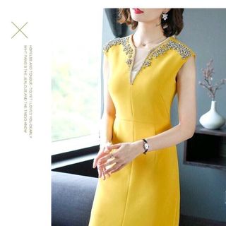 Đầm body cổ V