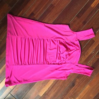 Áo hai dây màu hồng