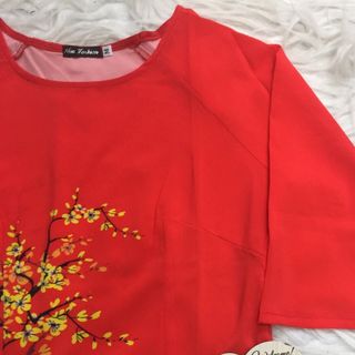 Set áo dài cách tân tơ nhung nền đỏ in cảnh làng quê