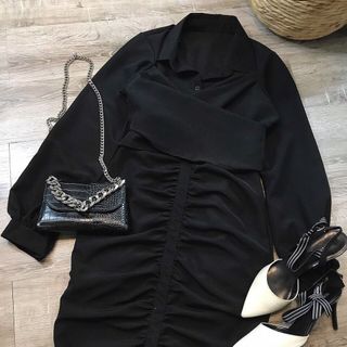Đầm body sơ mi đen xoắn ngực