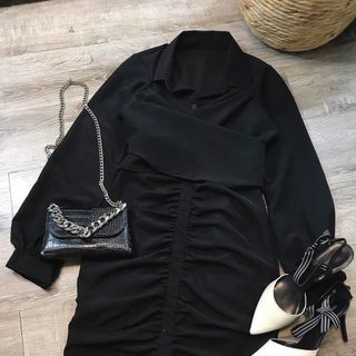 Đầm body sơ mi đen xoắn ngực