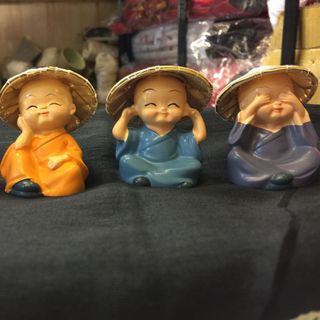 Bộ bốn chú tiểu tứ không đội nón