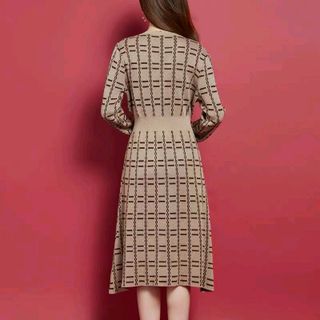 Đầm len họa tiết