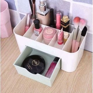 Kệ đựng mỹ phẩm