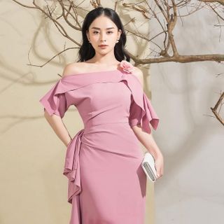 ĐẦM LAI NHỌN HỞ VAI ĐÍNH HOA HỒNG TRƯỚC NGỰC MS 2388
