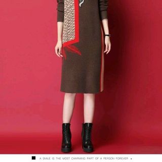 Đầm len họa tiết suông
