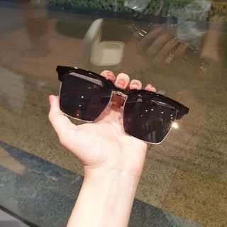 Mắt kính giá sỉ swich 2017