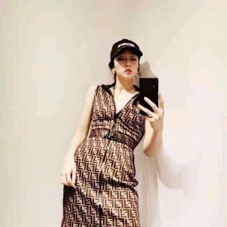 đầm len guuci