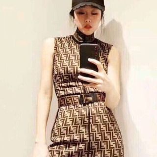 đầm len guuci