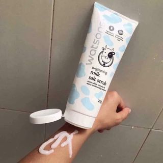 Tắm và chăm sóc cơ thể MUỐI SỮA TẨY TẾ BÀO CHẾT WATSONS MIlK SALT SCRUB giá sỉ