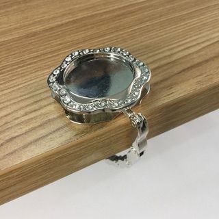 Móc Treo Túi Xách Thông Minh Hoa Cương