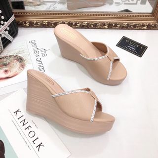 Dép xuồng d