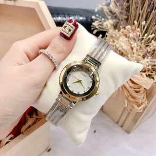Dồng hồng lắc xi có 3 mầu như hình