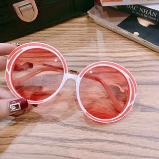 Kính mát model mắt tròn