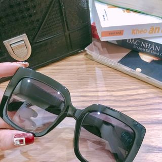 Kính mát mắt vuồng sang chảnh