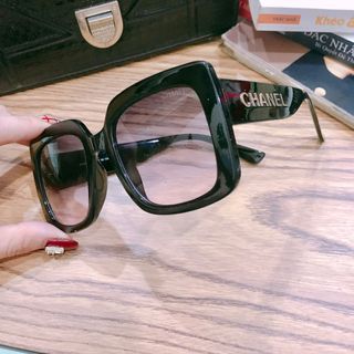 Kính mát mắt vuồng sang chảnh