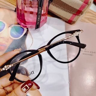 Kính mắt mèo gọng gắn hạt xoàn