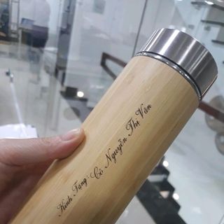 bình giữ nhiệt vỏ tre khắc theo yêu cầu