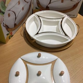 khay mứt sứ đế gỗ tre