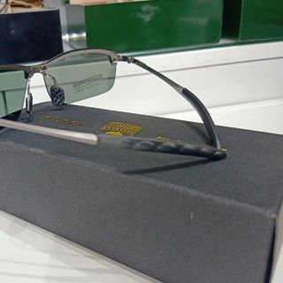 KÍNH NAM TRÒNG POLAROID