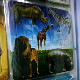 tranh ghép giấy loại dầy 
Giá sỉ 3700đ 
kích thước 14cm x 14cm 
có rất nhiều mẫu mã