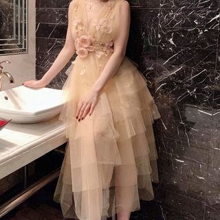đầm công chúa xòe tầng dự tiệc cưới sang trọng