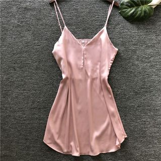 váy ngủ khoét ngực lụa quảng châu