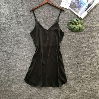 váy ngủ khoét ngực lụa quảng châu