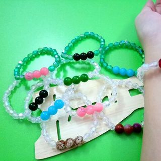 chuỗi đeo tay phong thủy đủ màu sắc