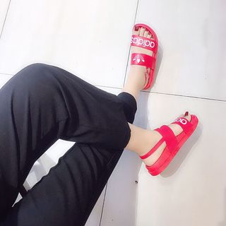 Giày sandal adđ