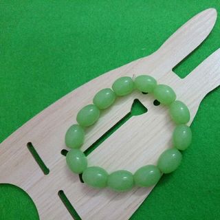 chuỗi đeo tay phong thủy xanh lá cây