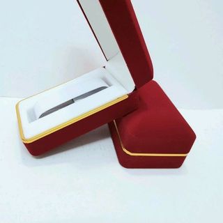 hộp đồng hồ nhung đỏ